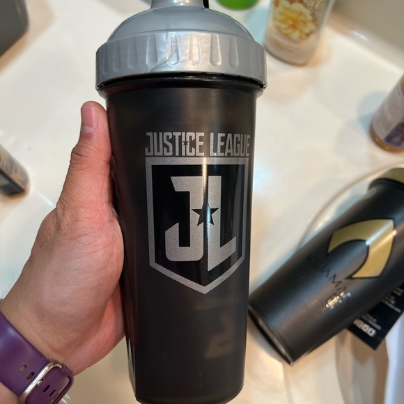 Shaker - Picture 4 of 8